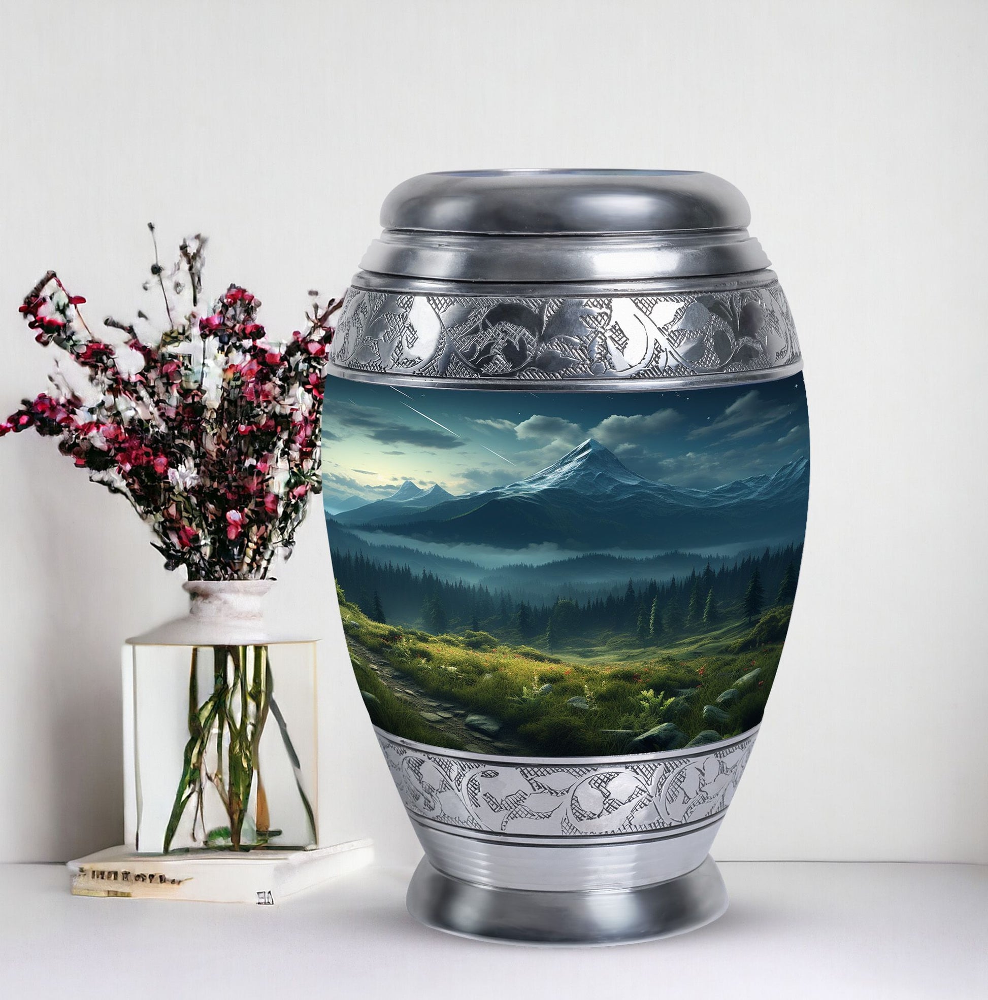 Small Mountain-themed Cremation Keepsake Urn, suitable for Ashes of Adult Male or Mom